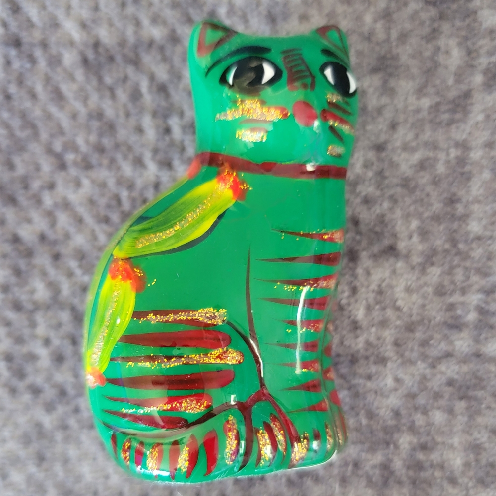 Vintage Hand Painted Mexican Folk Art Cat 3 1/2" Tall Made In Cancun Mexico.